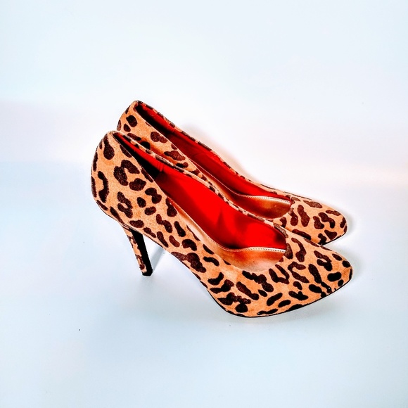 Super cute Christian Siriano cheetah print heels - Picture 2 of 8